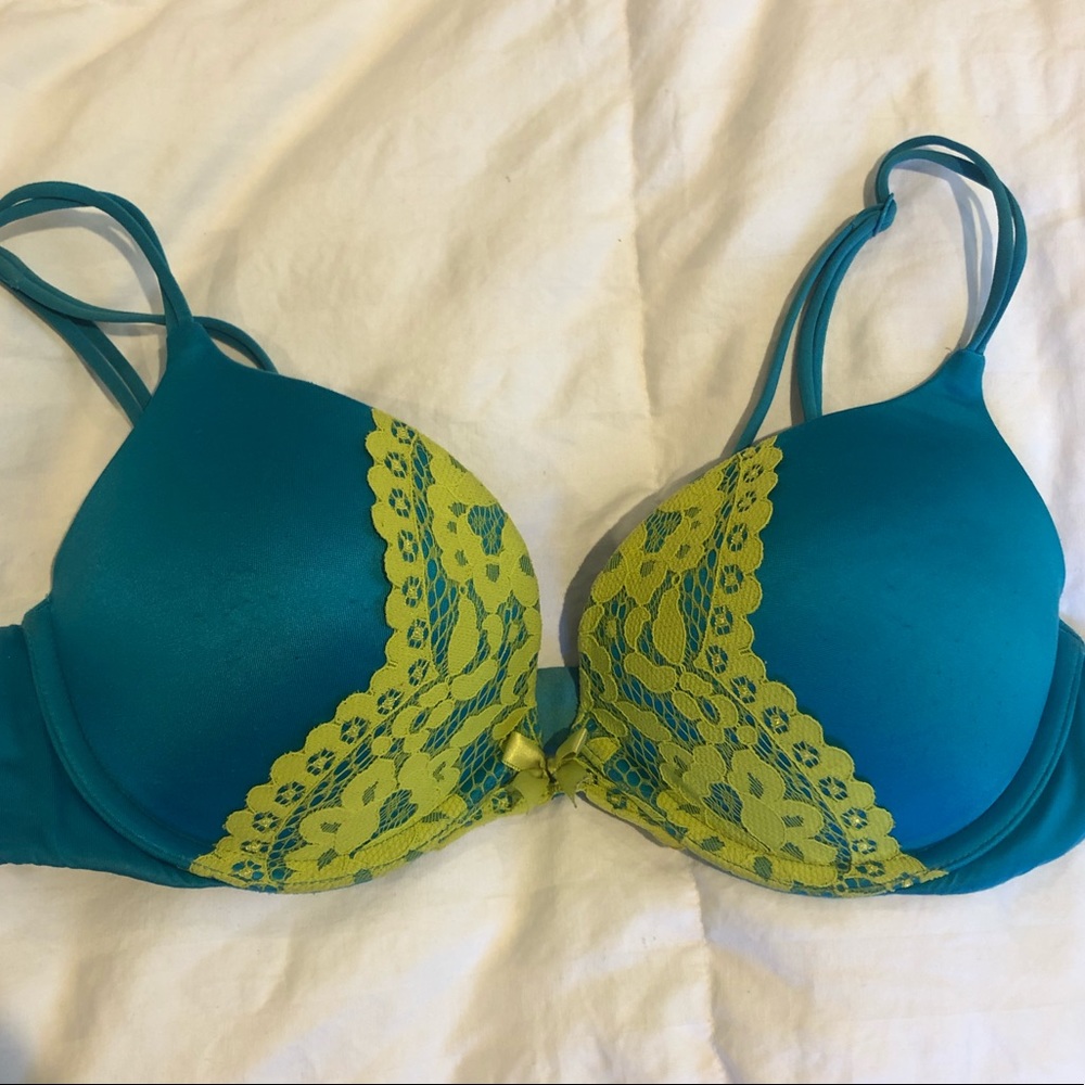 Victoria’s Secret very sexy bra